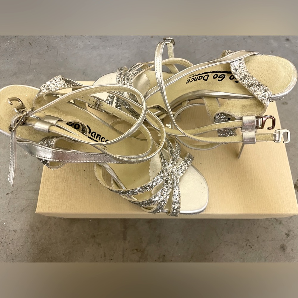 leather social dance shoes size 7. Silver sequin 2.5” leather social dance shoes
